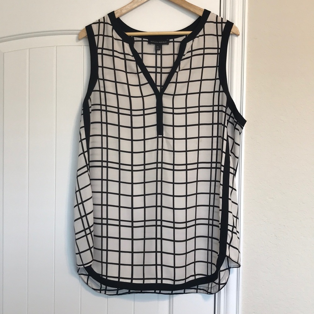 Banana Republic Black and White Top XL